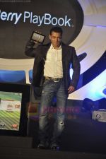 Salman Khan launches Blackberry Playbook  in Grand Hyatt, Mumbai on 22nd June 2011 (5).JPG